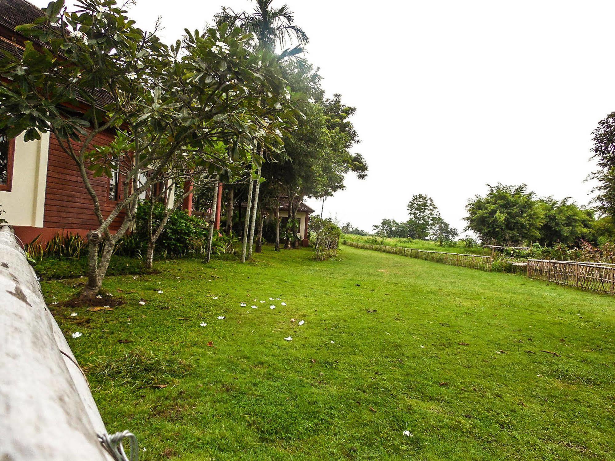 Palm Spa Village Resort Mae Rim Exterior foto